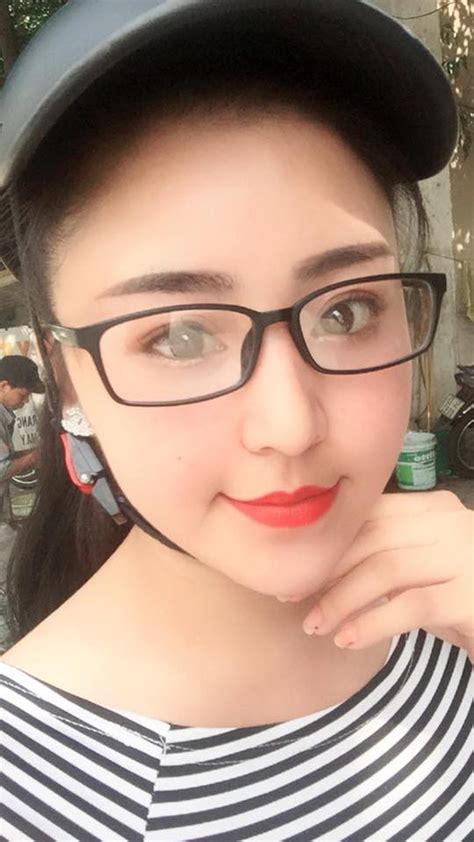 Hình ảnh mới của hot girl bánh tráng trộn Tăng cân đáng kể chuyển hướng gợi cảm hết nấc