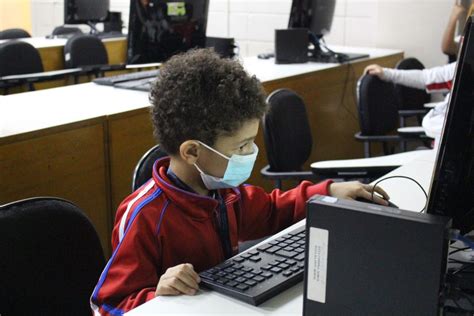 ATIVIDADE SOBRE O FOLCLORE NA AULA DE INFORMÁTICA CCDA Colégio