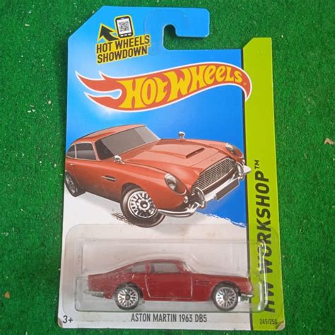 Jual Hot Wheels Hotwheels Aston Martin 1963 DB5 Merah Red 63 Klasik Classic Mobil Shopee Indonesia