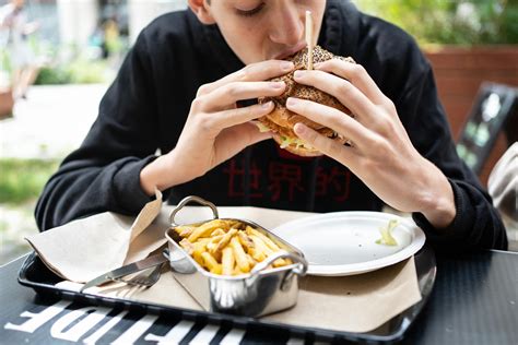 Pályakezdés Olcsóbb lett a kakaós csiga de drágább a hamburger a