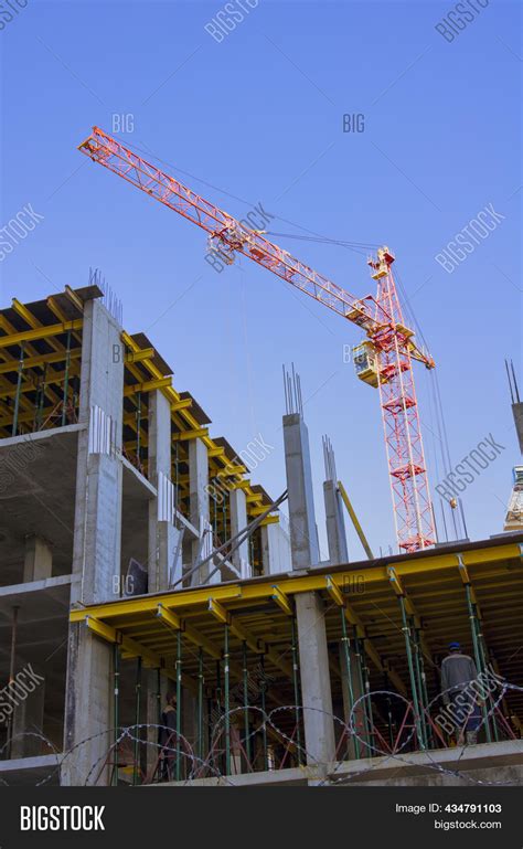 Crane Over Building Image & Photo (Free Trial) | Bigstock