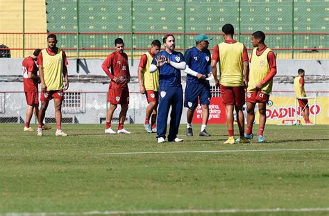 Portuguesa realiza treino tático nesta terça feira no Canindé