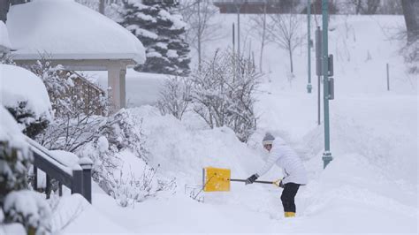 'Historic' snowfall buries Canada's Atlantic coast - CGTN