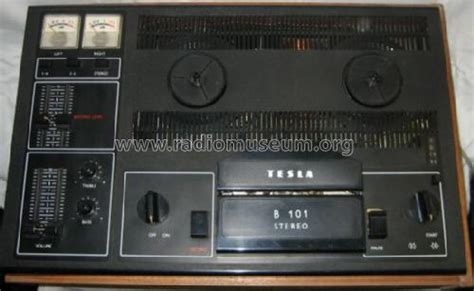 B101 Stereo ANP272 R-Player Tesla; Praha, Bratislava etc., build ...