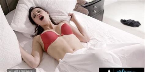 Girlsway Bullied Teen Kristen Scott Masturbates With New Bff Aidra Fox Then Has First Time Fuck