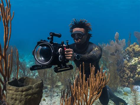 Andr Musgrove Underwater Cameraman Photographer Bahamas