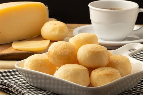 Pão de queijo conheça a história do salgado mineiro