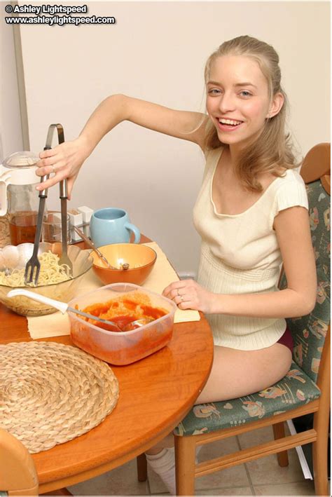 Ashley Lightspeed Gets Flirty At Lunch Porn Pictures Xxx Photos Sex