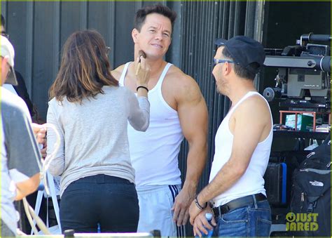 Mark Wahlberg Pain And Gain Set With Dwayne Johnson Photo 2645179