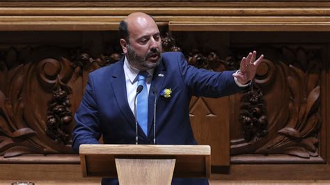 Deputados do Chega elegem esta quinta feira liderança da bancada