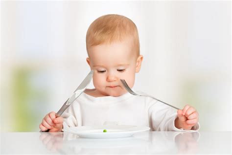 Ab wann dürfen Babys Erbsen essen Babyled Weaning