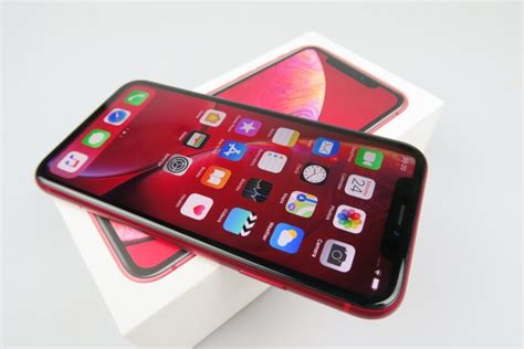 Apple iPhone XR Unboxing (Product RED): Well Worth the Hype (Video)