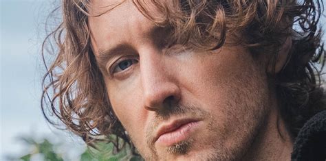 Dean Lewis Prezentuje Drugi Album The Hardest Love Bands Can Talk