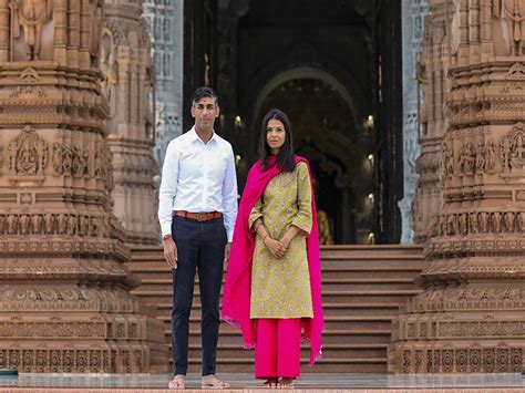 Rishi Sunak And Wife Akshata Pyaar Hua Iqrar Hua Moment In Delhi Rain