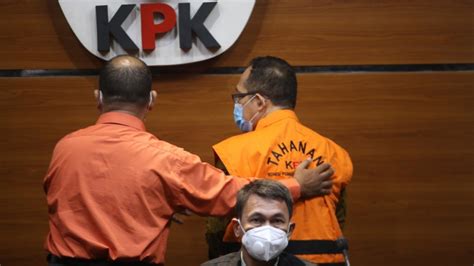 Hakim Pn Surabaya Pakai Baju Tahanan Kpk Vlix Id