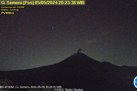 Gunung Semeru Dua Kali Erupsi Dengan Letusan Abu Hingga Meter