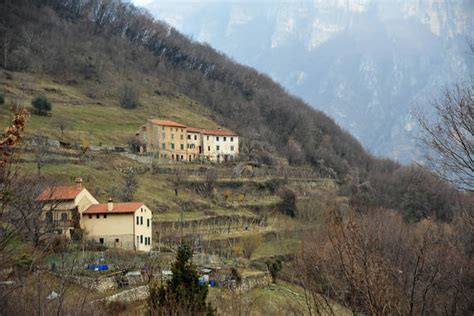 Alta Via Del Tabacco Nel Canal Di Brenta Da Bassano A Costa Di