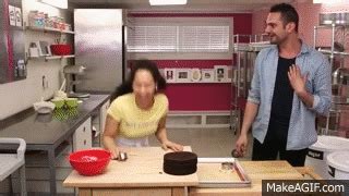 How To Make A Mini Sweet Table For Easter With Sugar Cookies And Naked Chocolate Cakes On Make