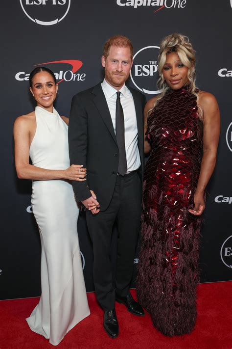 Meghan Markle Goes Backless In White Oscar De La Renta Dress At Espy