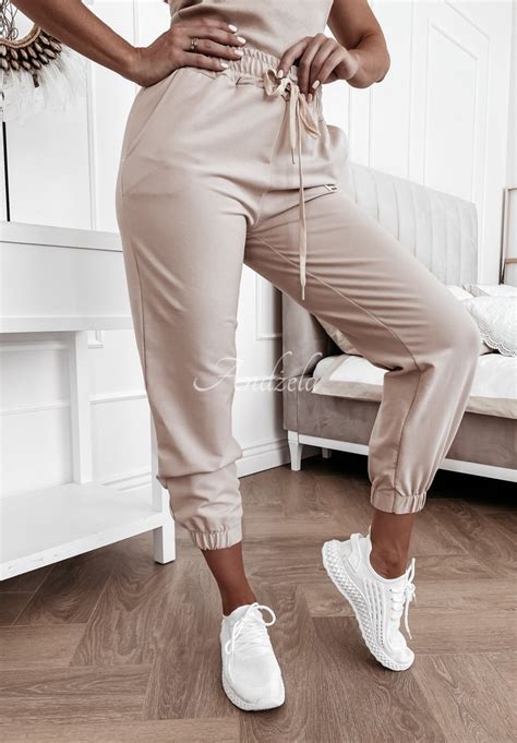 Sporty Chic nude sweatpants Andżela Online Store