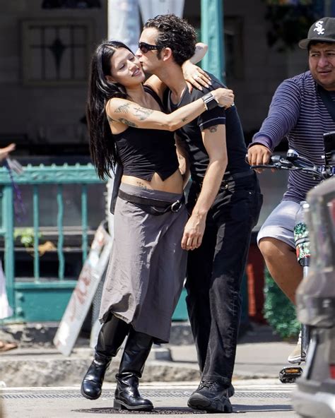 Matty Healy’s aunt responds to Taylor Swift’s album: “Hes very happy