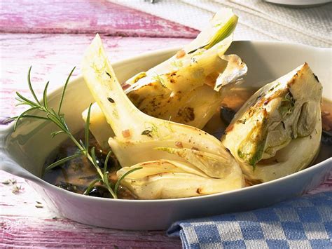 Fenchel Aus Dem Ofen Mit Oliven Und Rosmarin Rezept EAT SMARTER