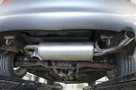 Утечка выхлопных газов, установка пламегасителя Ремонт ВАЗ 2106