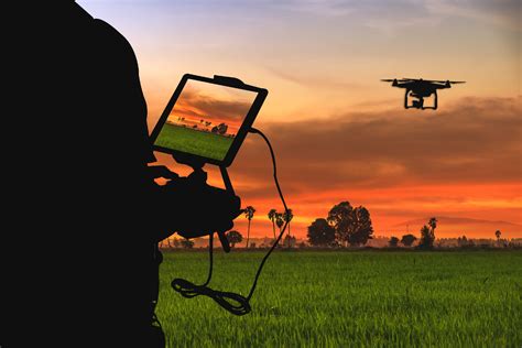 Drones na agricultura Revista Campo Negócios