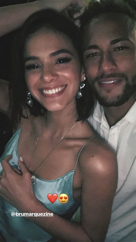 Pin De C Ssia Tostes Em Brumar Marquezine E Neymar Neymar E Bruna