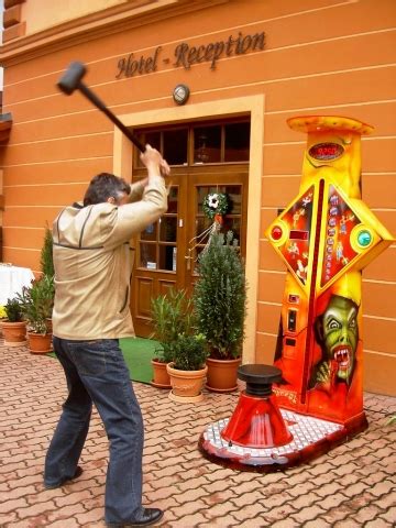 Siloměr Hammer | Showbook.cz