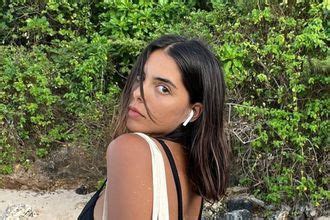 Mar A Levy Crea Tendencia Con Bikini Triangular Chic Magazine