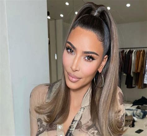 Kim Kardashian La Femme Qui Vaut Officiellement Un Milliardaire De