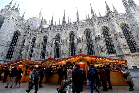 Natale le casette in Duomo e la pista di ghiaccio Ritorno alla normalità