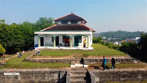 Situs Giri Kedaton Makam Raden Supeno Gresik Youtube