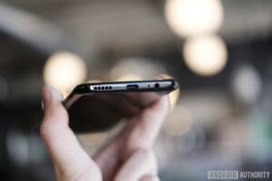 OnePlus to ditch Dash Charge name after Amazon, Bragi opposition