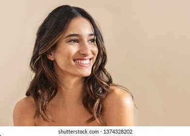 8 238 Femme Latina Naturelle Cosmétique Images Stock Photos 3D objects Vectors Shutterstock