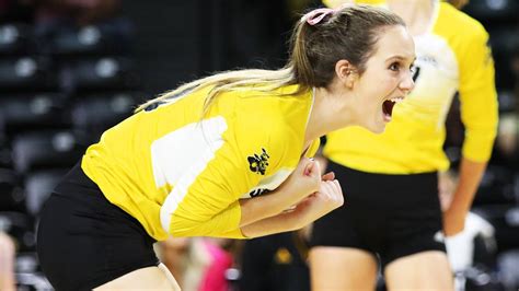 Wichita State Volleyball Senior Kara Bown Is Persistent The Wichita Eagle