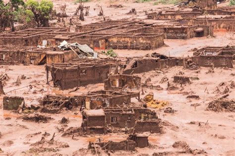 A tragédia de Mariana e a complacência brasileira Folha de Brasília