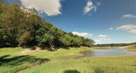 The Coralville Reservoir Hike Takes You To The Best Picnic Spot In Iowa