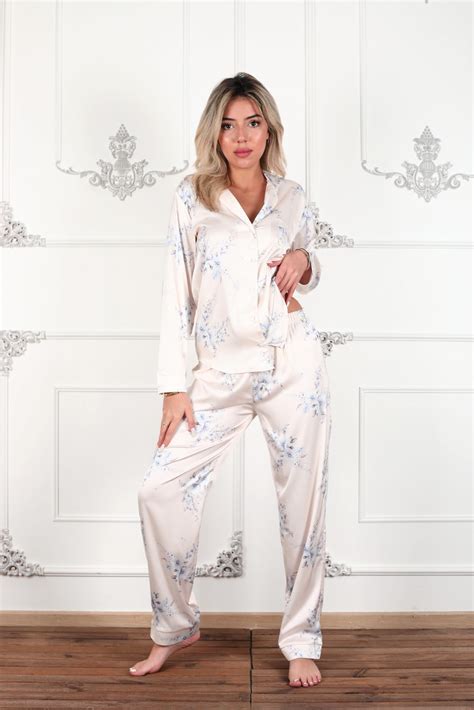 La Reina Divina Lingerie