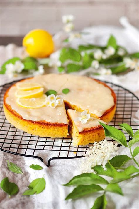 Recipe Lemon Cake With White Chocolate Elderflower Ganache