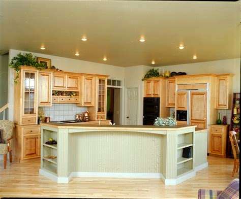 Traditional Style Kitchen Maple Wood Cabinets Classique Cuisine Autres Périmètres Par