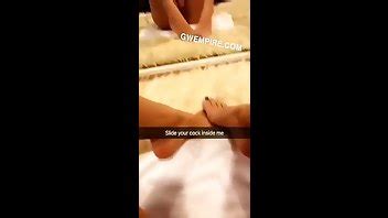 Gwen Singer Public Toilet Pussy Fingering Snapchat Free