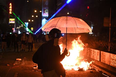 Hong Kong Protests Police Surround Protesters At University Cnn