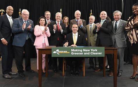 Cuomo Signs Plastic Bag Ban