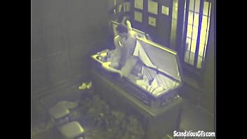 pareja follando duro ataúd atrapado en la cámara XVIDEOS