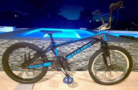 2020 Haro Citizen Carbon