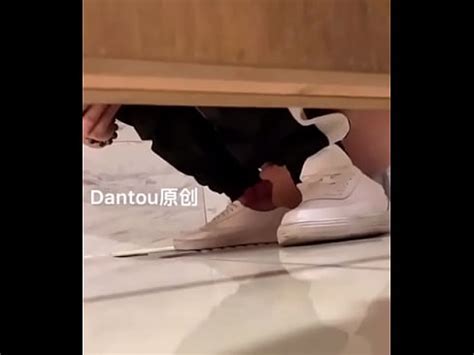 Puñeta en el baño XVIDEOS