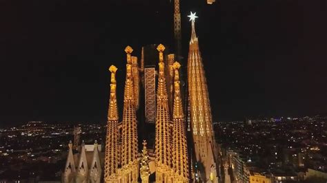 La Sagrada Familia estrena estrella en la torre de María