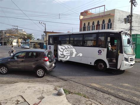 Se Impacta Autom Vil Contra Cami N De Pasaje En La Colonia Zaragoza